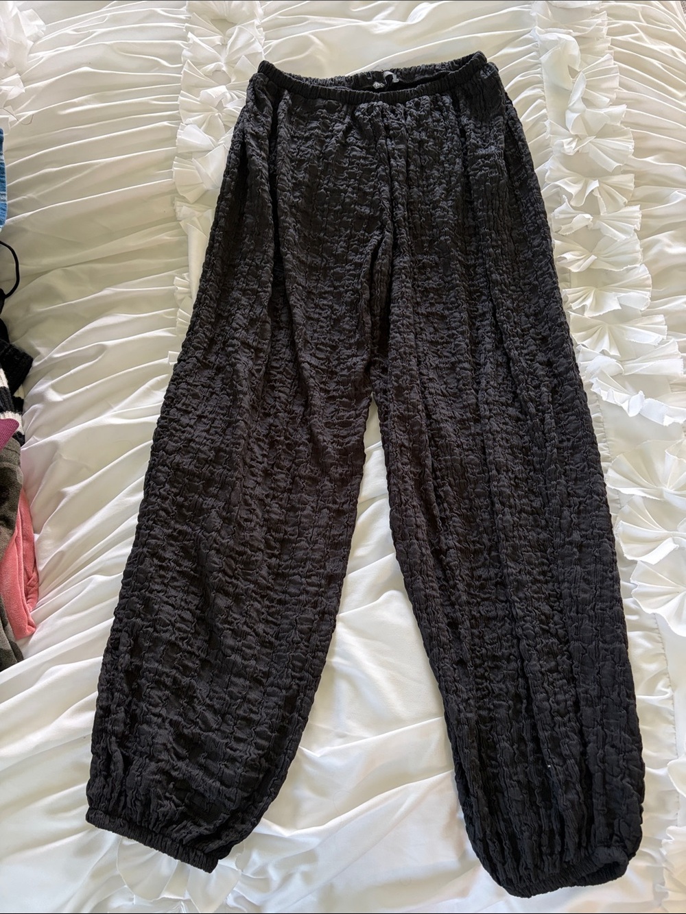 ZARA Black Textured Women's Elastic Waist Pants